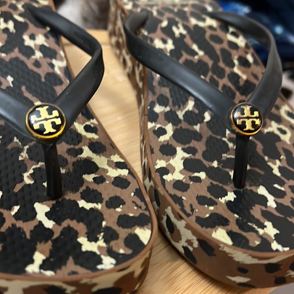 Tory Burch platform sandals - Picture 3 of 9